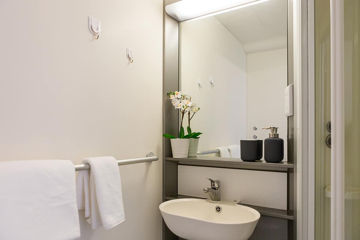 Bronze En-Suite (Extra Large) - Standard View | Upper Level - Islington Residence - Flexible Tenancies - Gallery - 2