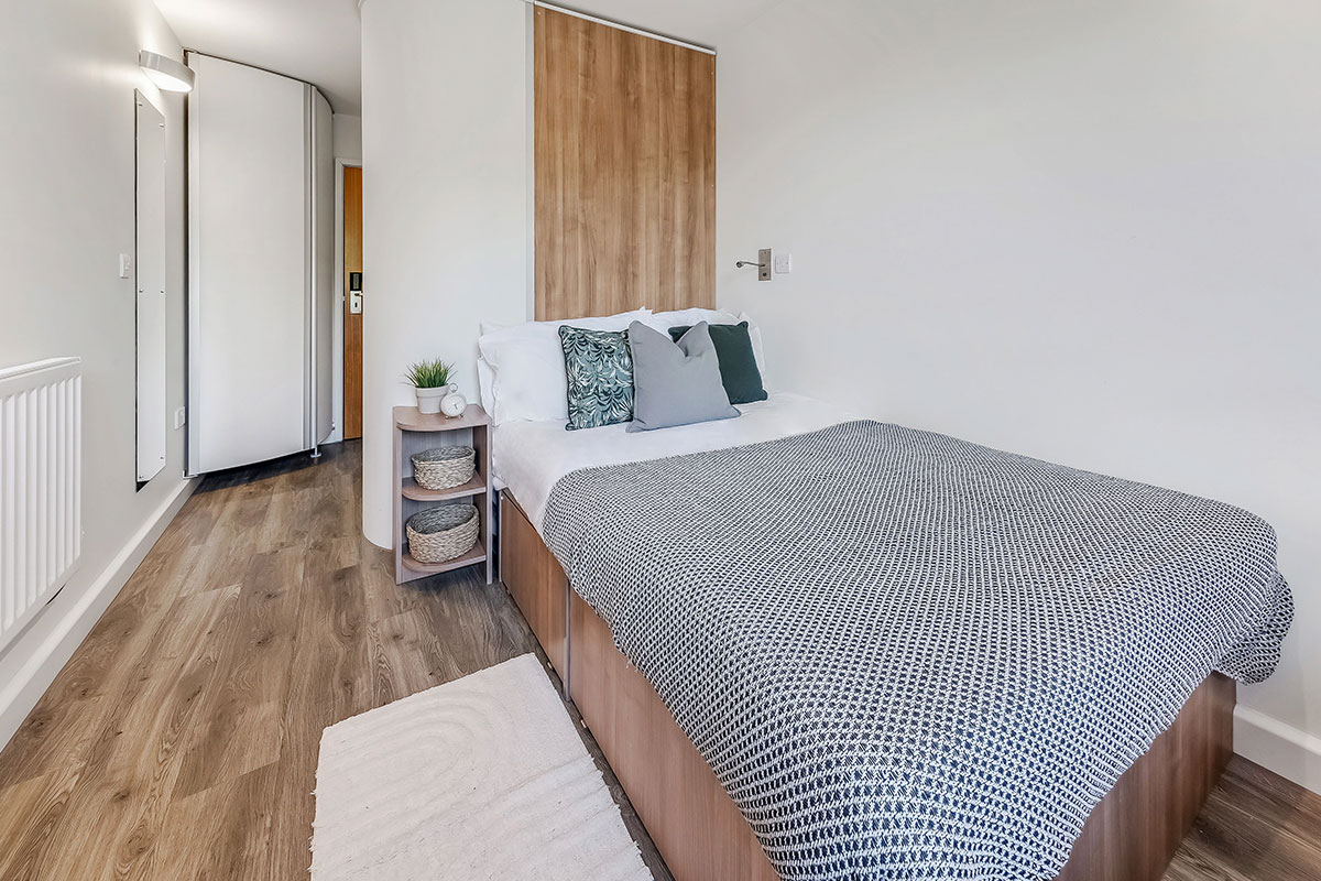  Silver En-Suite - Standard View | Upper Level  -  Islington Residence - Flexible Tenancies  - Gallery -  3
