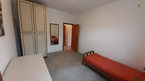 Single bedroom in a 3-bedroom apartment in Loreto