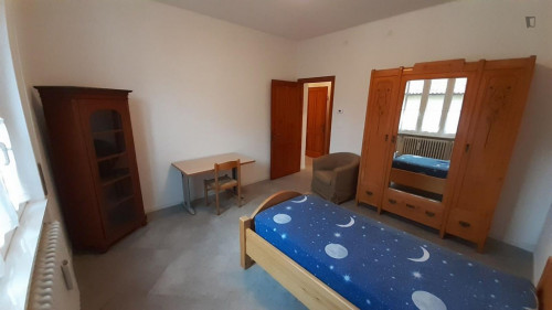 Single bedroom in a 3-bedroom apartment in Loreto