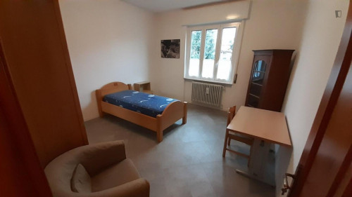 Single bedroom in a 3-bedroom apartment in Loreto