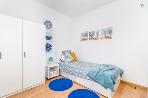 Sunny single bedroom with a balcony in Carcavelos  - Gallery -  2