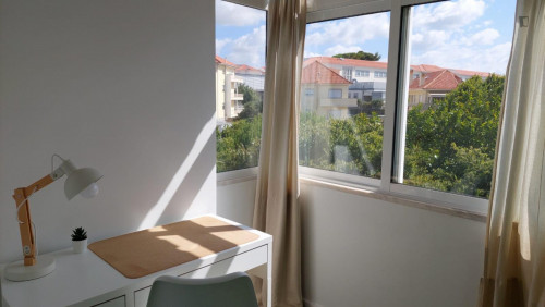 Spacious double bedroom close to Carcavelos - Gallery - 11
