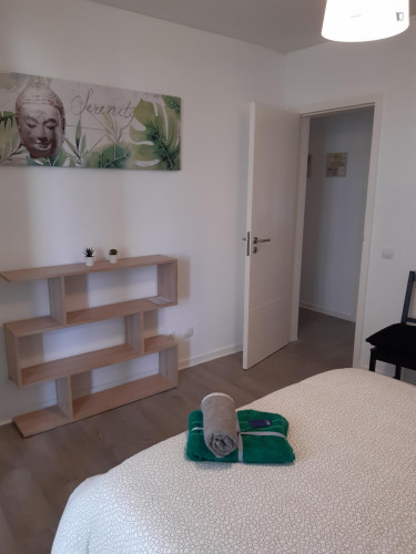 Spacious double bedroom close to Carcavelos - Gallery - 17