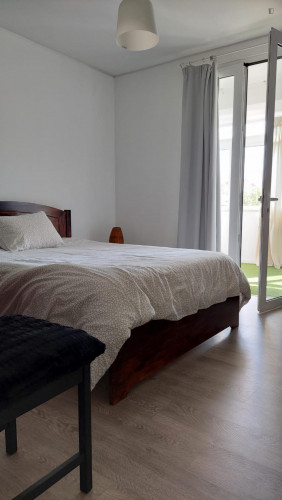 Spacious double bedroom close to Carcavelos - Gallery - 10