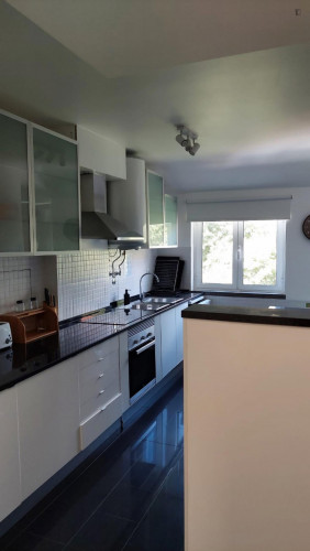 Spacious double bedroom close to Carcavelos - Gallery - 9