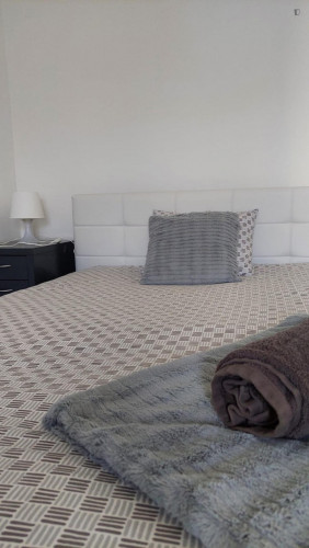 Great double bedroom suite close to Carcavelos - Gallery - 9