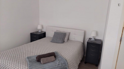 Great double bedroom suite close to Carcavelos