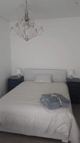 Great double bedroom suite close to Carcavelos