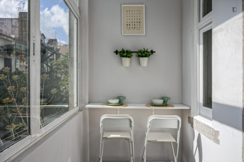 Amazing Single Bedroom, With Balcony in Picoas - Gallery - 11