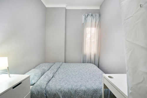 Nice double bedroom in residential Benfica