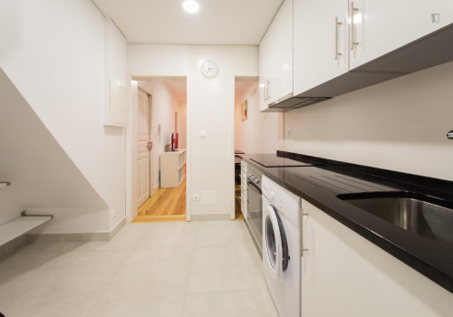 Appealing 1-bedroom flat near Instituto Superior Economia e Gestão - Gallery - 5