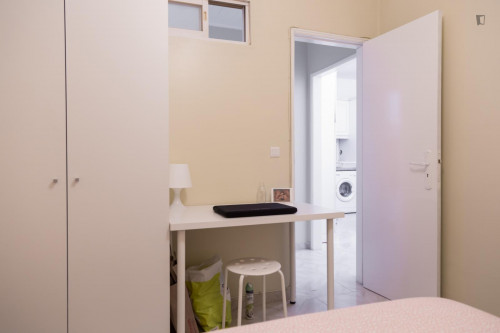 Cosy double bedroom in Arroios - Gallery - 5