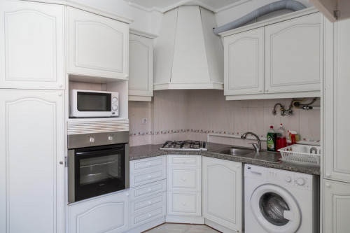 Cosy double bedroom in Arroios - Gallery - 6