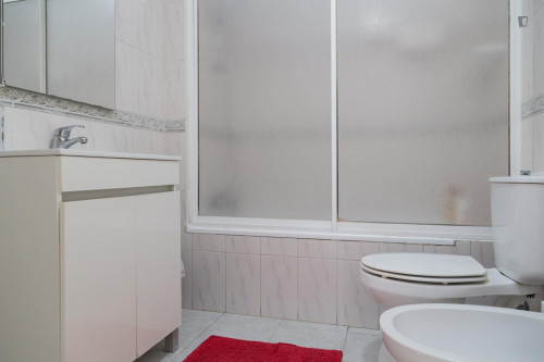 Cosy double bedroom in Arroios - Gallery - 12