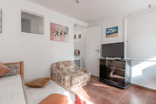 Great 1-bedroom flat near Instituto Superior Economia e Gestão
