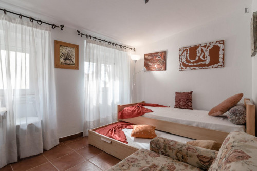 Great 1-bedroom flat near Instituto Superior Economia e Gestão - Gallery - 6