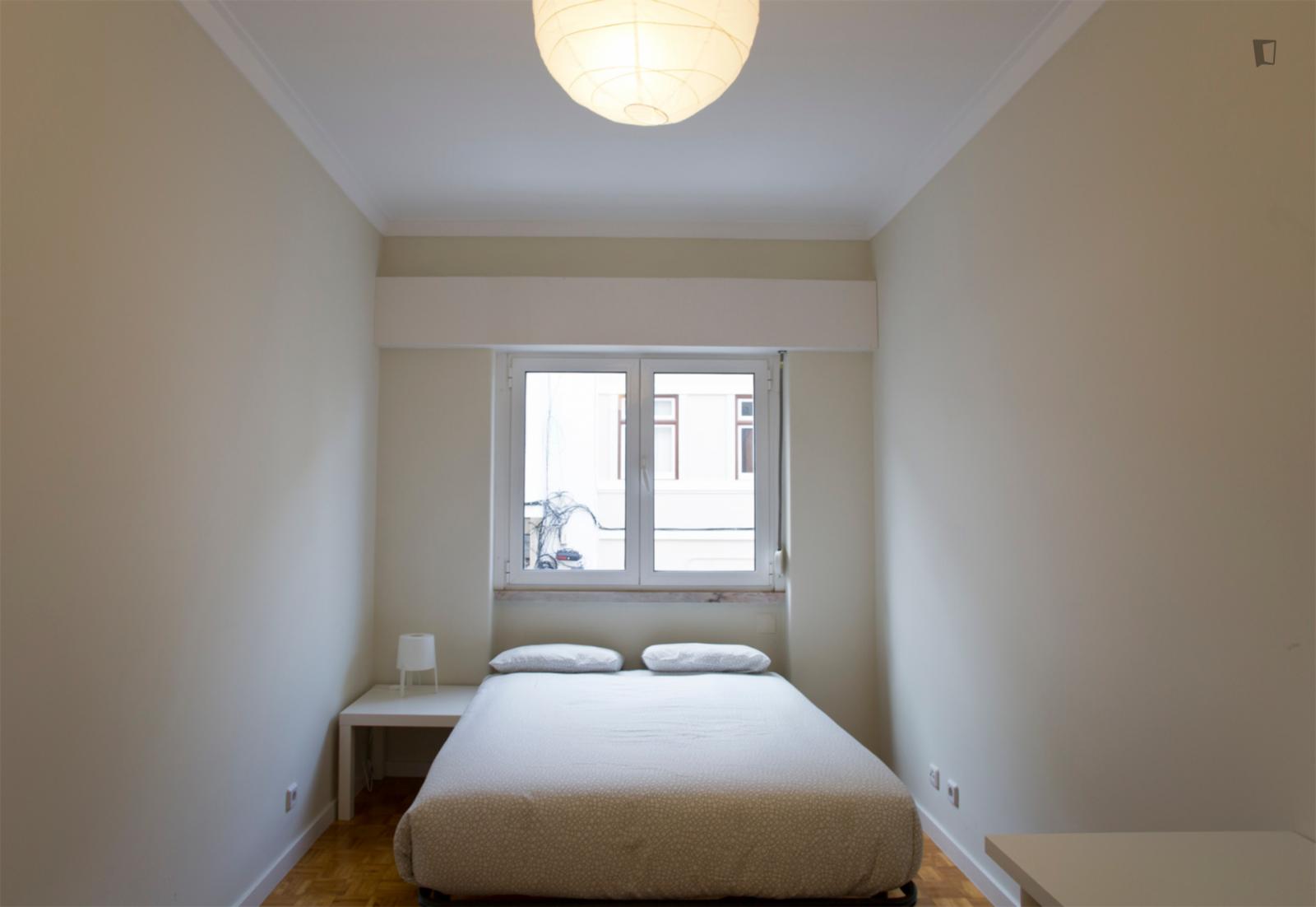 Nice Double Bedroom Close To Alto Dos Moinhos Metro Station - Nice double bedroom close to Alto dos Moinhos metro station - Gallery - 1