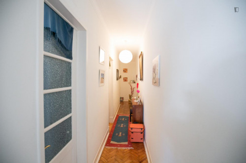 Comfortable single bedroom in Campolide - Gallery - 6