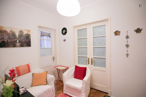 Comfortable single bedroom in Campolide - Gallery - 24