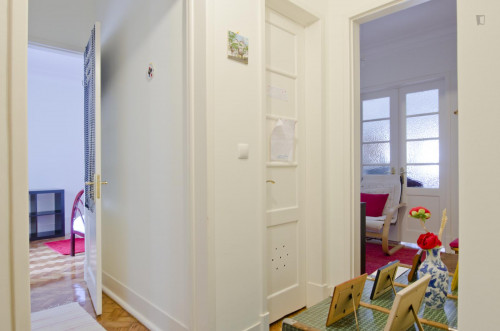 Comfortable single bedroom in Campolide  - Gallery -  5