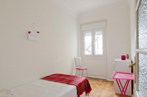 Comfortable single bedroom in Campolide - Gallery - 28