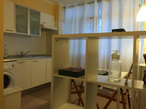 Nice and well-located 1-bedroom apartment in Areeiro - Gallery - 5