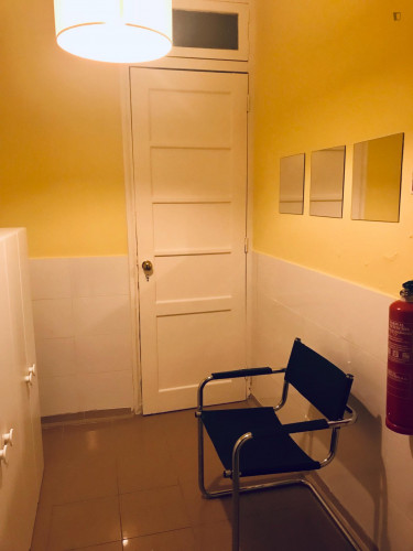 Nice and well-located 1-bedroom apartment in Areeiro - Gallery - 13