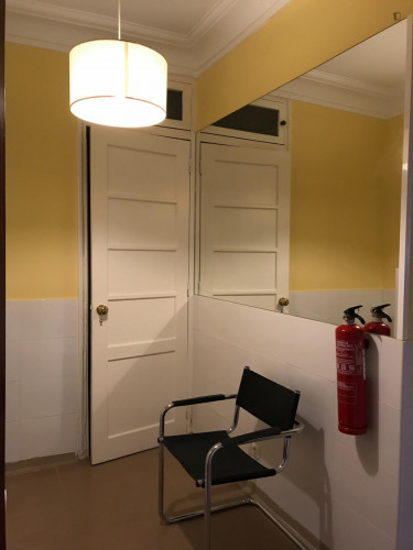 Nice and well-located 1-bedroom apartment in Areeiro - Gallery - 10