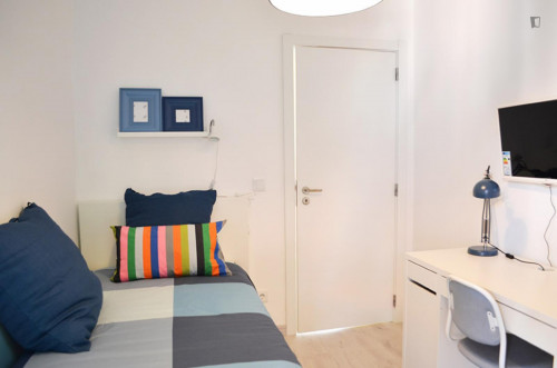 DHENRX4 - Single bedroom, with balcony