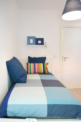 DHENRX4 - Single bedroom, with balcony