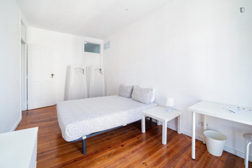 Homely double bedroom in Anjos
