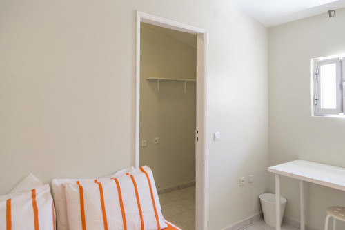 Colourful double bedroom within reach of IST