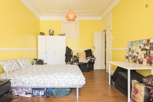 Good-looking double bedroom in Saldanha, near Alameda metro