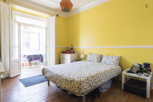 Good-looking double bedroom in Saldanha, near Alameda metro