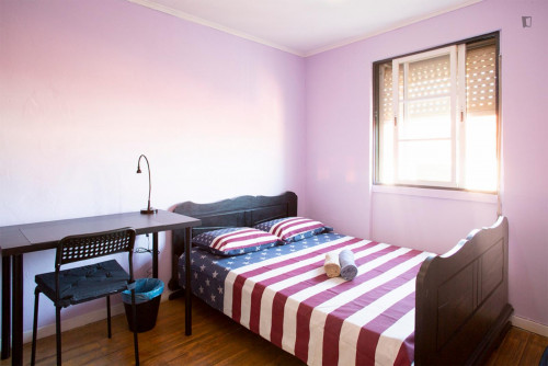 Bright double bedroom in Bairro Alto