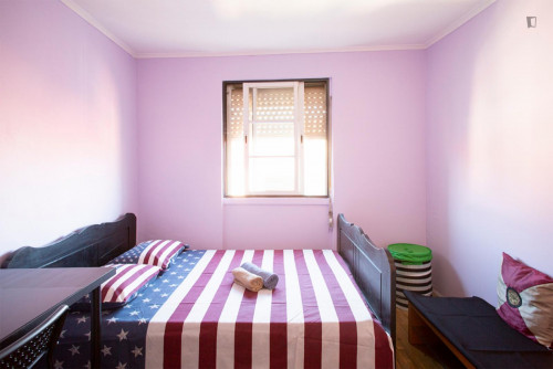 Bright double bedroom in Bairro Alto