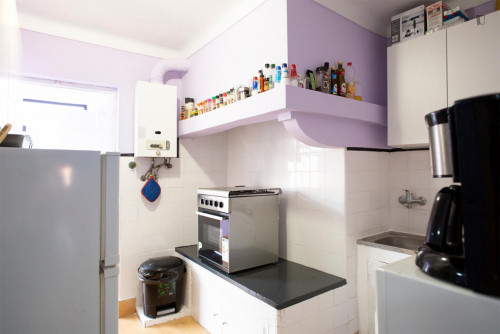 Bright double bedroom in Bairro Alto - Gallery - 8