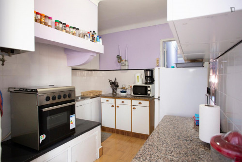 Bright double bedroom in Bairro Alto - Gallery - 10