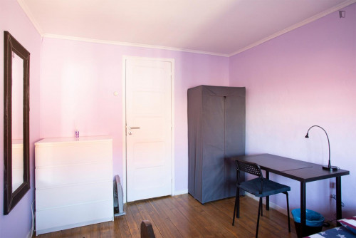 Bright double bedroom in Bairro Alto