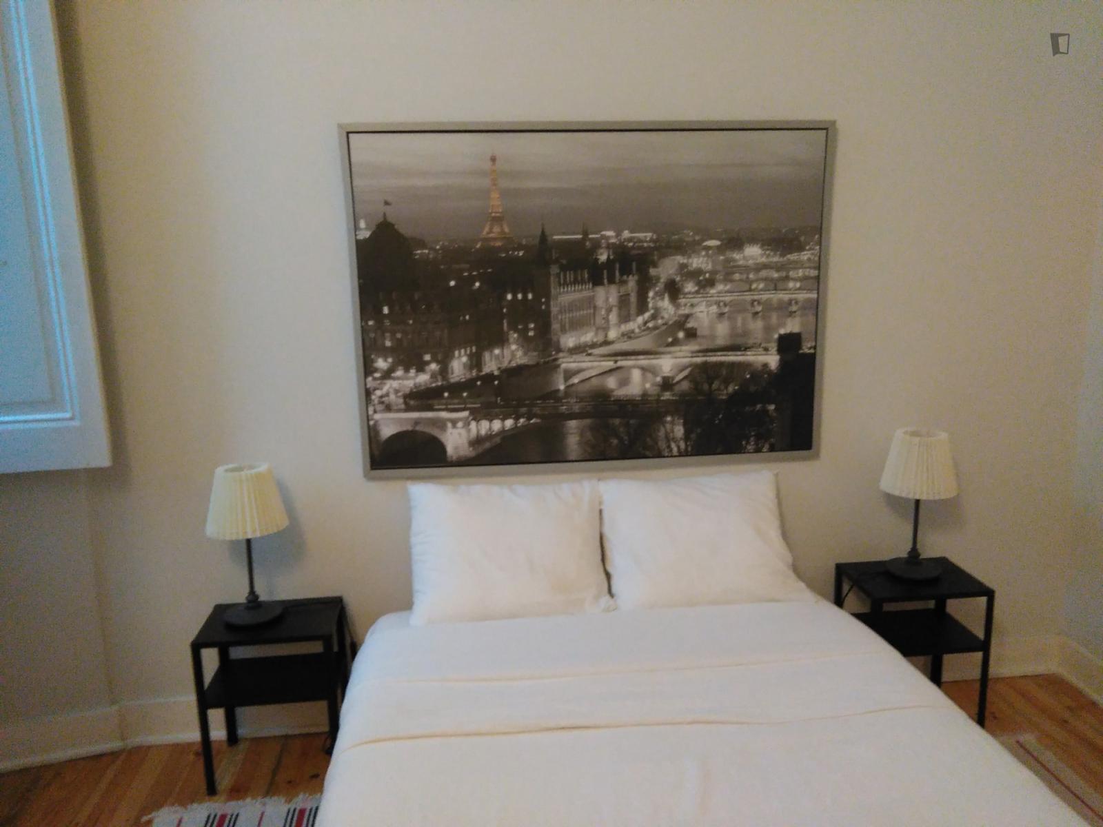 Lovely Double Bedroom At The Heart Of Lisbon - 1