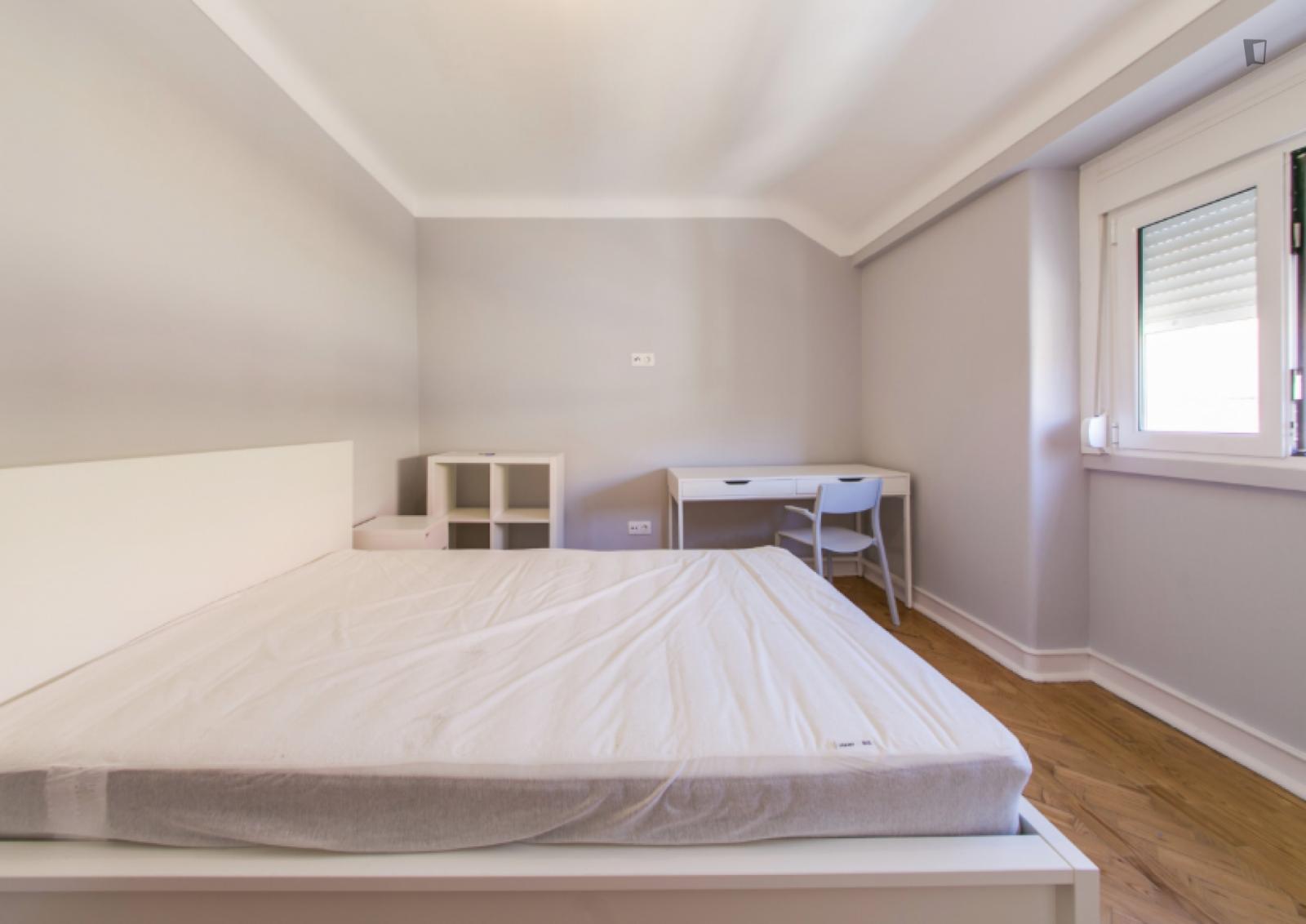 Double Bedroom In Entrecampos, Near ISCTE - 1