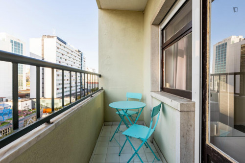 Pleasant modern double bedroom with open balcony near IST/ Campo Pequeno - Gallery - 5