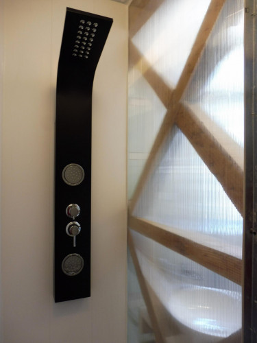 Pleasant single ensuite room in Baixa, central Lisbon