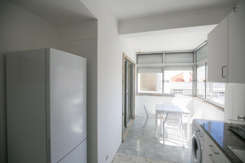 Airy single bedroom close to Arroios metro station - Gallery - 9