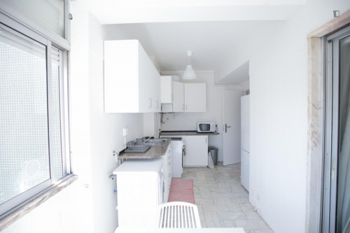 Airy single bedroom close to Arroios metro station - Gallery - 12