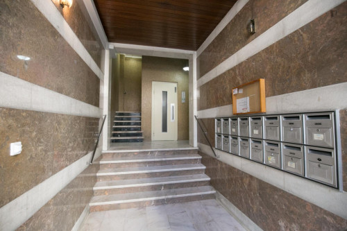 Airy single bedroom close to Arroios metro station