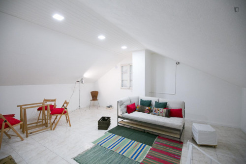 Airy single bedroom close to Arroios metro station - Gallery - 17