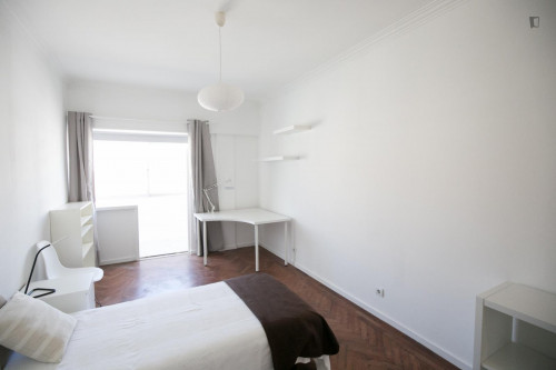 Airy single bedroom close to Arroios metro station - Gallery - 25