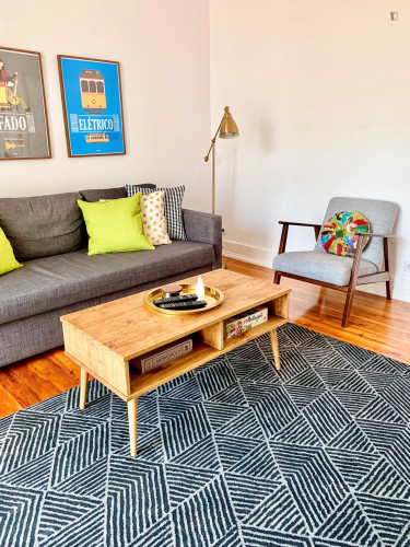 Beautiful 3-bedroom apartment in Santa Apolónia - Gallery - 27
